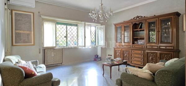 appartamento in vendita a Roma in zona Ostiense