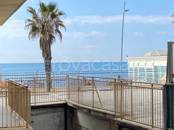 appartamento in vendita a Roma in zona Ostia