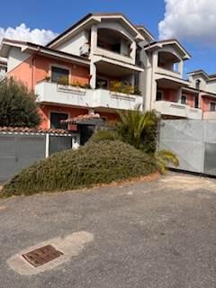 casa indipendente in vendita a Roma in zona Massimina/Casal Lumbroso