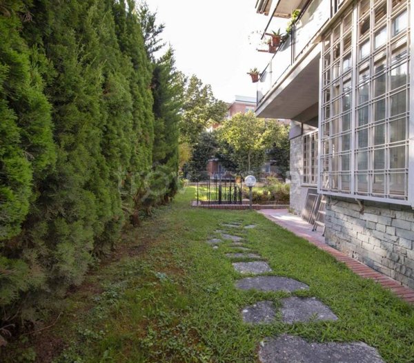 appartamento in vendita a Roma in zona Giuliano Dalmata