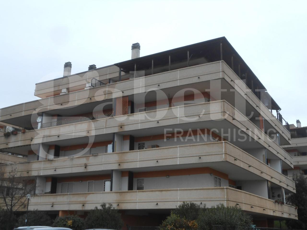 appartamento in vendita a Roma in zona Ponte di Nona
