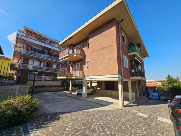 appartamento in vendita a Roma in zona Tomba di Nerone
