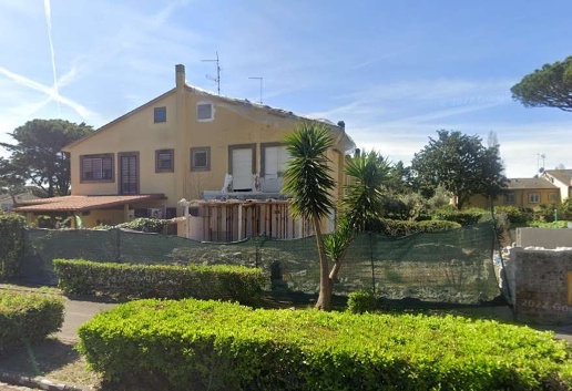 casa indipendente in vendita a Roma in zona Casal Palocco