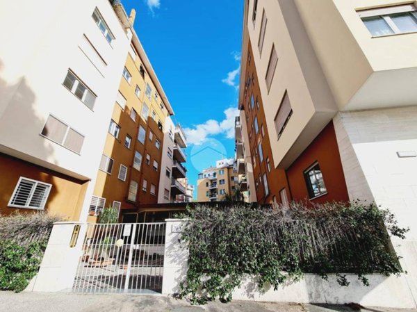 appartamento in vendita a Roma in zona Ardeatino