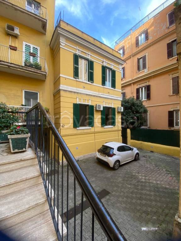 appartamento in vendita a Roma in zona Appio Latino