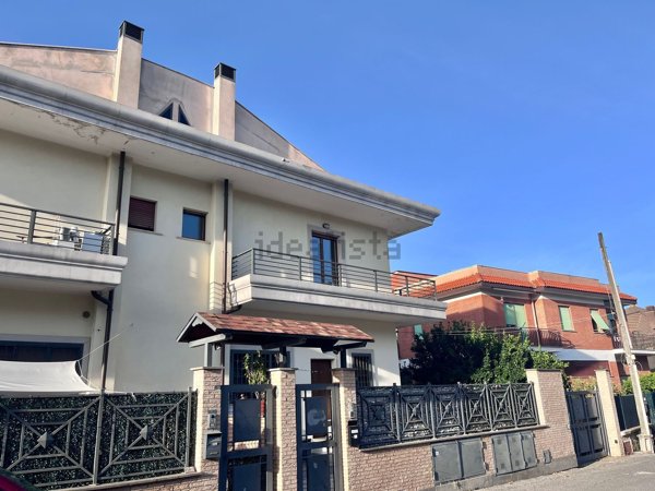 appartamento in vendita a Roma in zona Finocchio