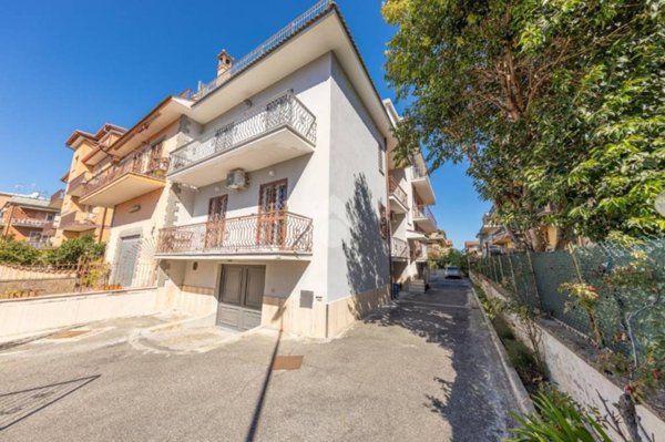 appartamento in vendita a Roma in zona Casal Morena