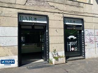 locale commerciale in vendita a Roma in zona Appio Latino
