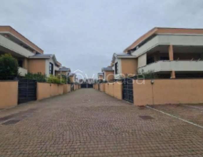 appartamento in vendita a Roma in zona Acilia