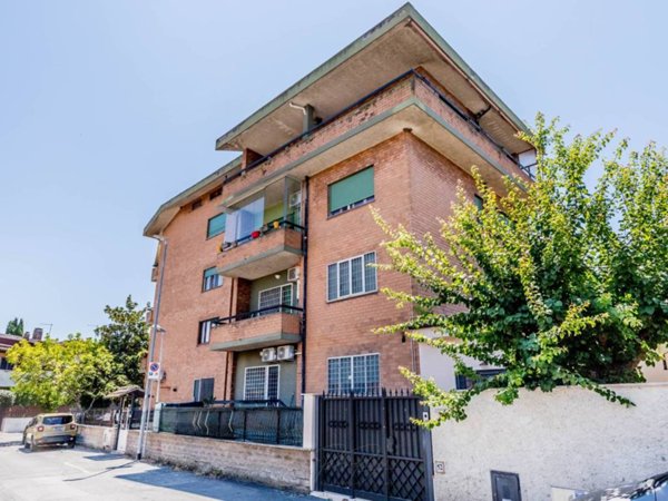 appartamento in vendita a Roma in zona Acilia