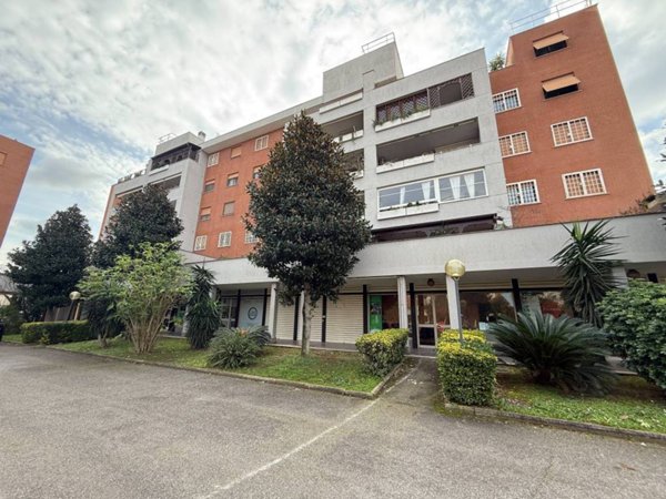 negozio in vendita a Roma in zona Dragona/Bagnoletto