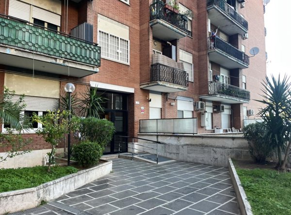 appartamento in vendita a Roma in zona Don Bosco