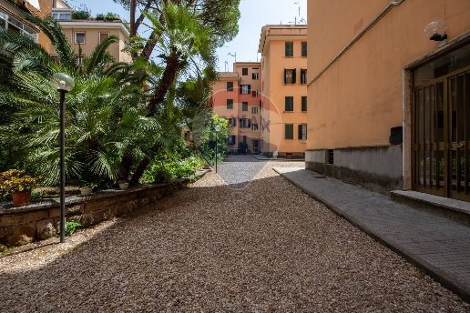 appartamento in vendita a Roma in zona Gianicolense