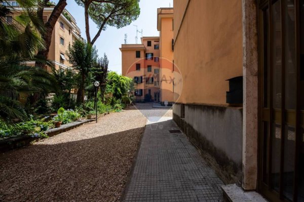 appartamento in vendita a Roma in zona Gianicolense