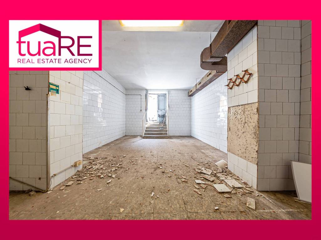 negozio in vendita a Roma in zona Esquilino