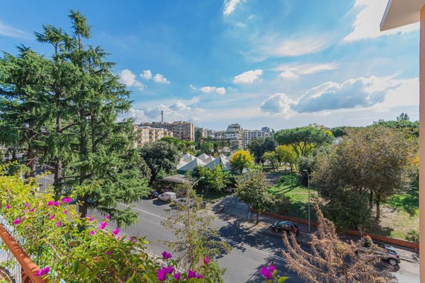 appartamento in vendita a Roma in zona EUR