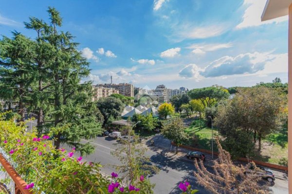 appartamento in vendita a Roma in zona EUR