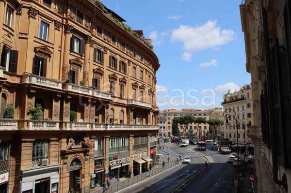 appartamento in vendita a Roma in zona Parione/Sant'Eustachio