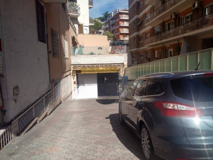 negozio in vendita a Roma in zona Aurelio
