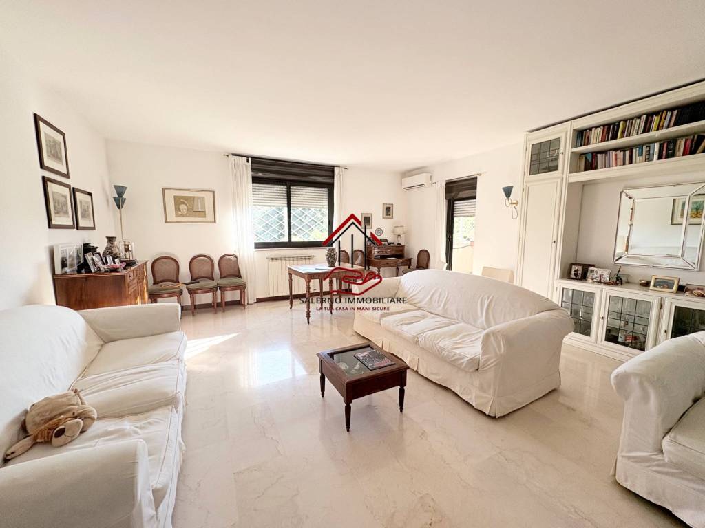 appartamento in vendita a Roma in zona Ardeatino