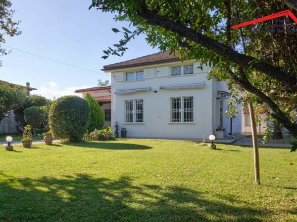 casa indipendente in vendita a Roma in zona Infernetto