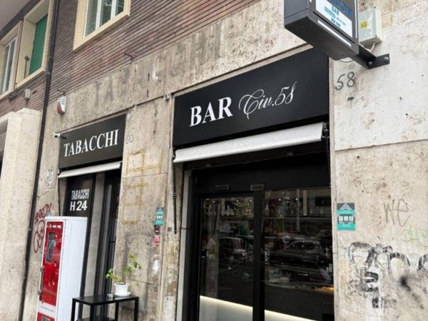 negozio in vendita a Roma in zona Rione Prati