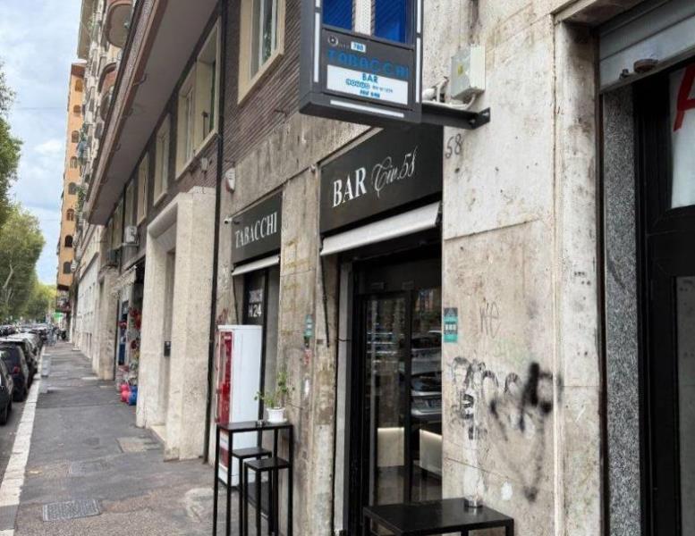 negozio in vendita a Roma in zona Della Vittoria