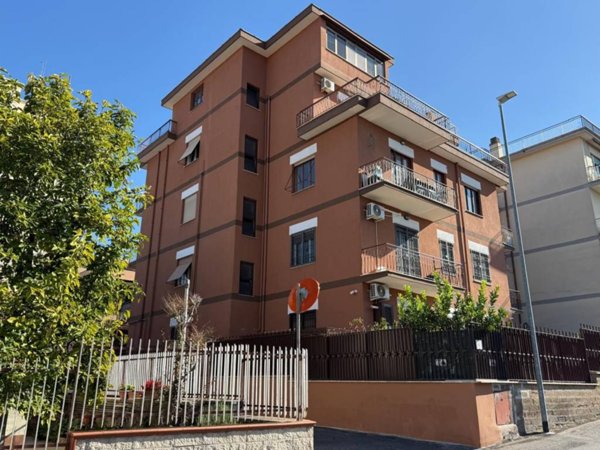 appartamento in vendita a Roma in zona Alessandrino