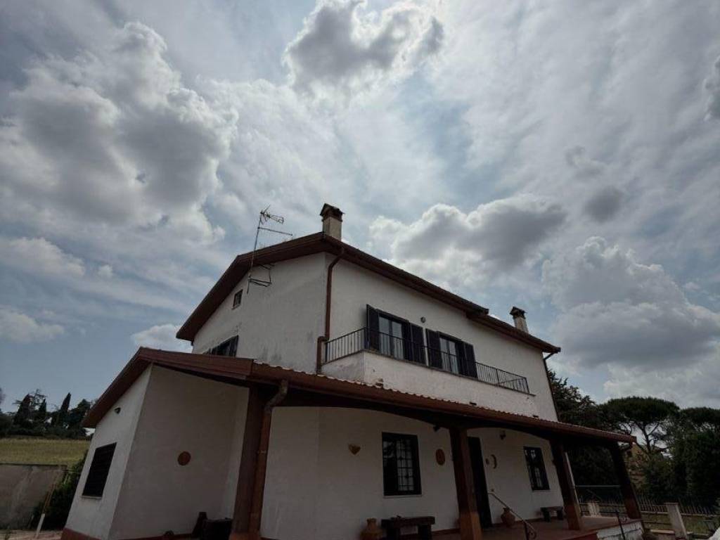 casa indipendente in vendita a Roma in zona Labaro