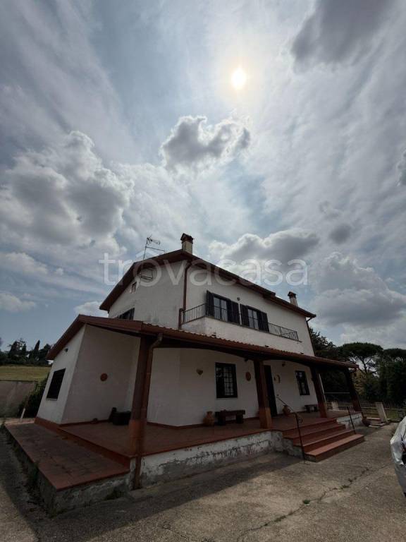 casa indipendente in vendita a Roma in zona Prima Porta