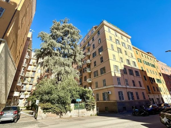 appartamento in vendita a Roma in zona Appio Latino