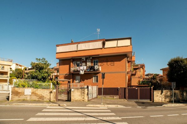 appartamento in vendita a Roma in zona Corviale