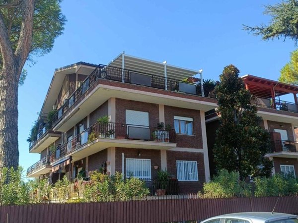 appartamento in vendita a Roma in zona Torre Gaia