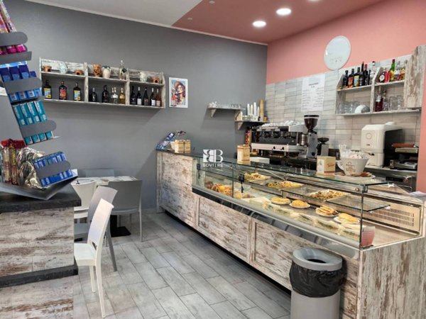 locale commerciale in vendita a Roma