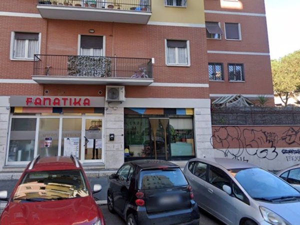 negozio in vendita a Roma in zona Prenestino-Centocelle