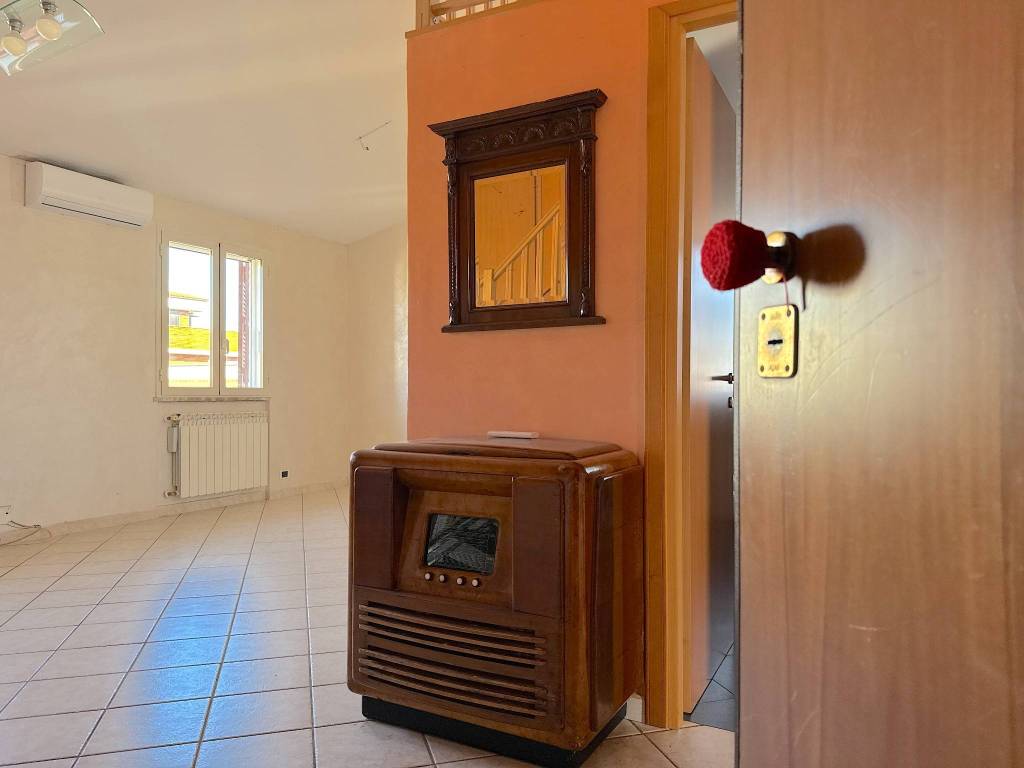 appartamento in vendita a Roma in zona Ostia