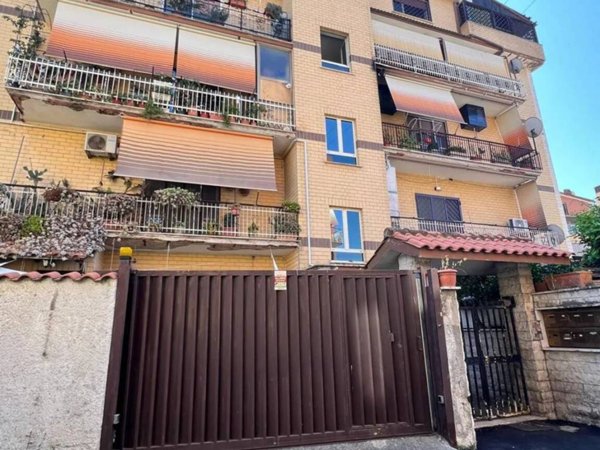 appartamento in vendita a Roma in zona Massimina/Casal Lumbroso