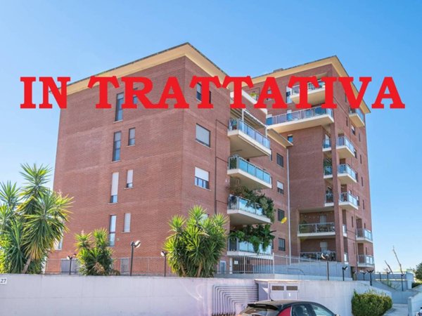 appartamento in vendita a Roma in zona Case Rosse