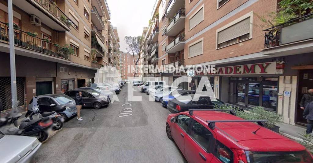 appartamento in vendita a Roma in zona Tuscolano