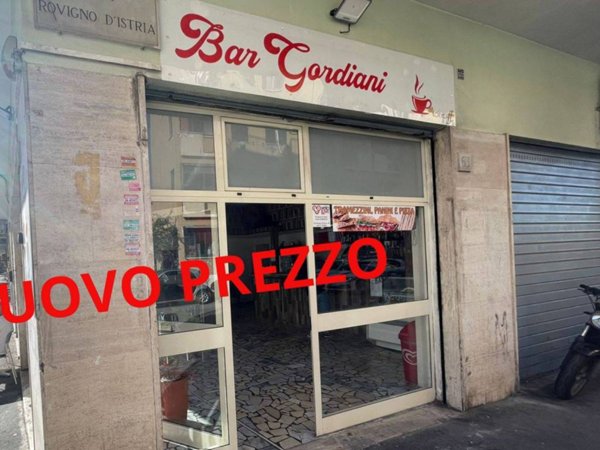 negozio in vendita a Roma in zona Prenestino-Labicano