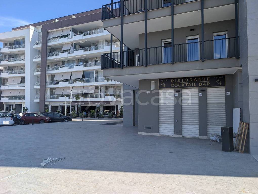 negozio in vendita a Roma in zona Mezzocammino