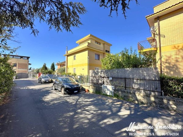 appartamento in vendita a Roma in zona Acilia