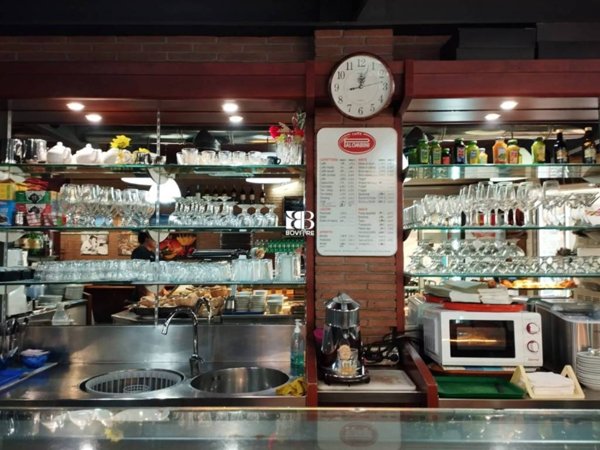 negozio in vendita a Roma in zona Torrino