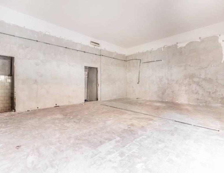 negozio in vendita a Roma in zona Appio Claudio