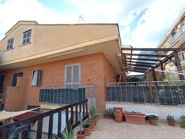 casa indipendente in vendita a Roma in zona Borghesiana