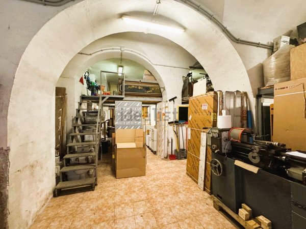 locale commerciale in vendita a Roma in zona Rione Prati