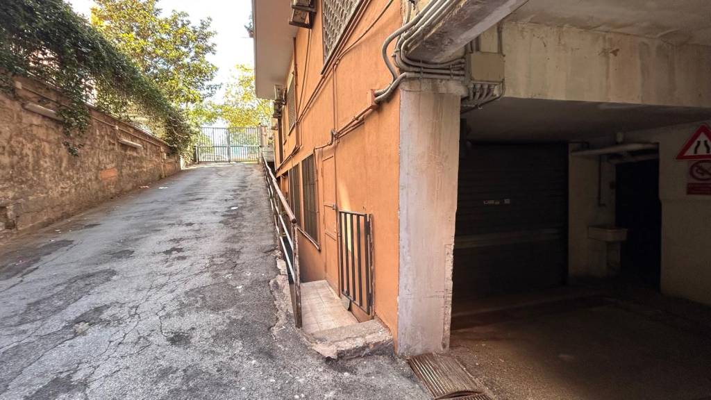 casa indipendente in vendita a Roma in zona Tuscolano