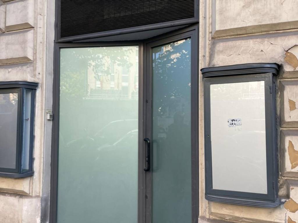 negozio in vendita a Roma in zona Trevi-Colonna
