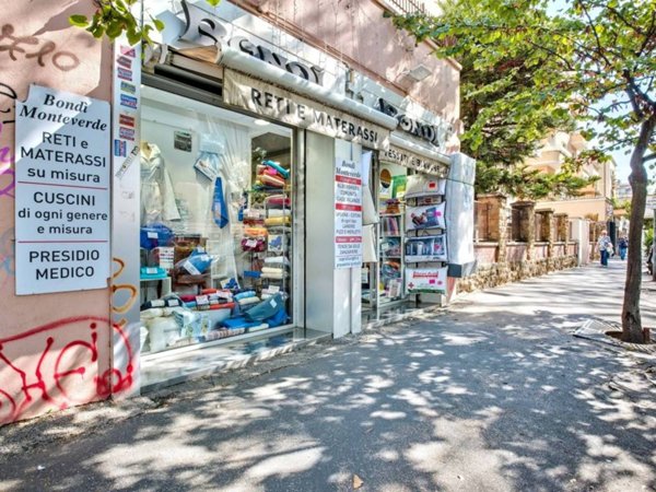 negozio in vendita a Roma in zona Gianicolense