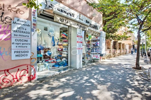 negozio in vendita a Roma in zona Gianicolense
